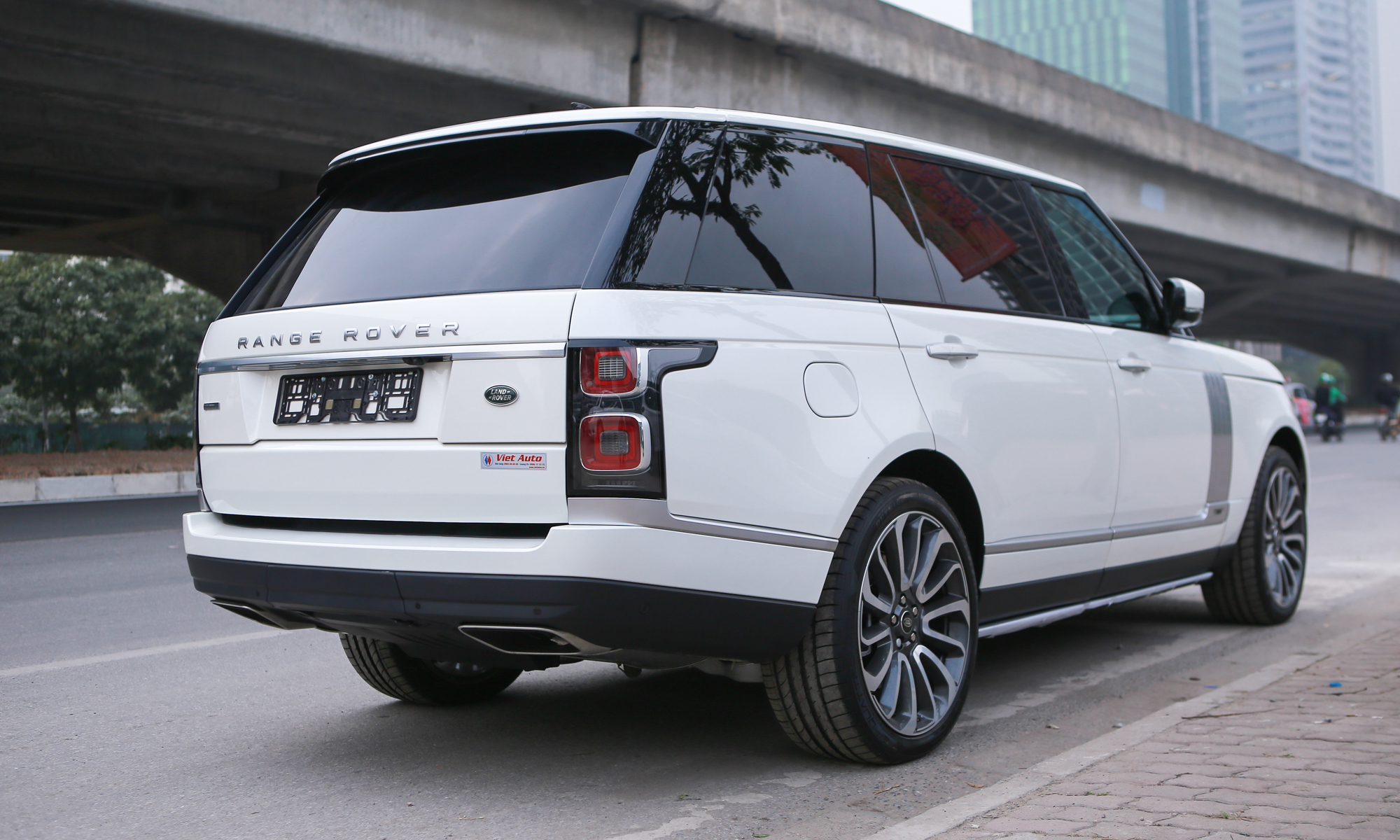Range Rover Autobiography LWB